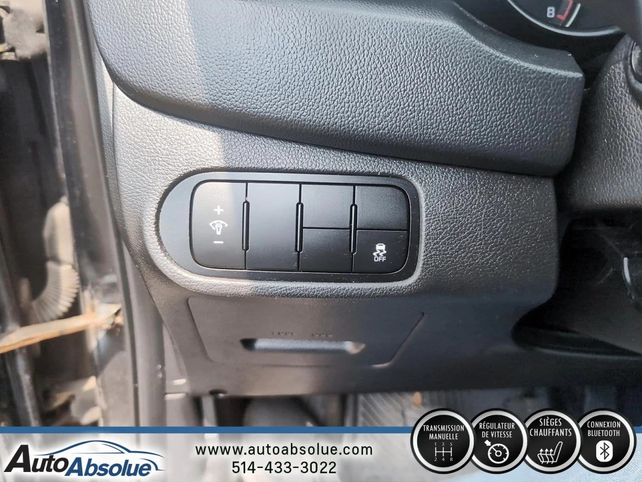 2014 Kia Rondo LX Main Image