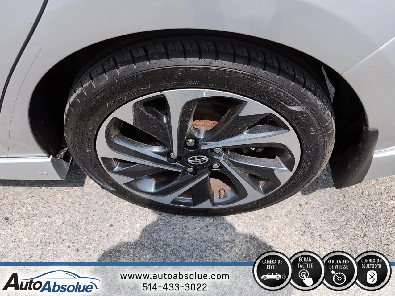 2016 Scion iM 4dr HB Image principale